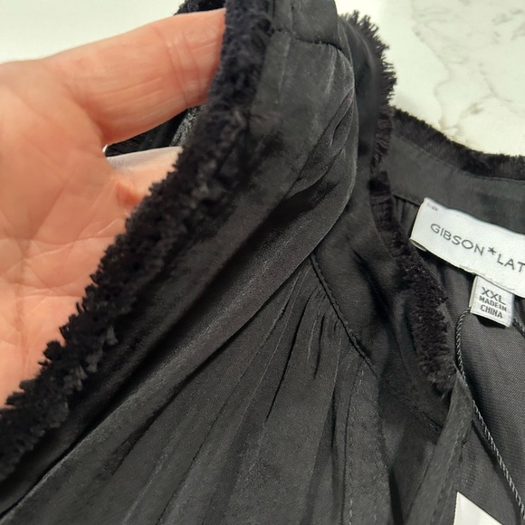 Gibson Latimer Black Satin Sleeveless Top - Picture 4 of 8